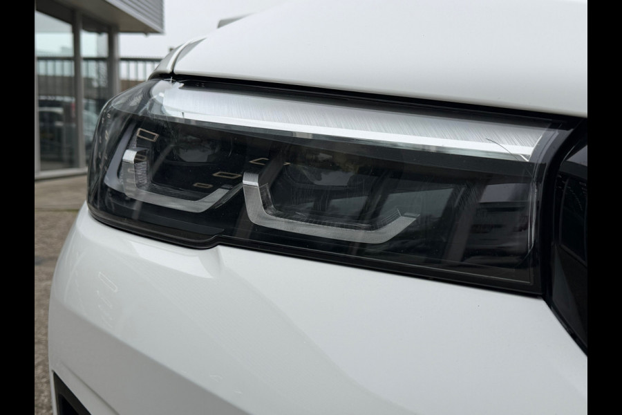 BMW 5 Serie Touring 530e xDrive Executive / Navi / Climate / Camera / Panormadak / Leder / 20"breedset