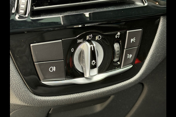 BMW 5 Serie Touring 530e xDrive Executive / Navi / Climate / Camera / Panormadak / Leder / 20"breedset