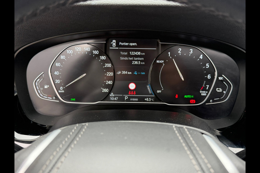 BMW 5 Serie Touring 530e xDrive Executive / Navi / Climate / Camera / Panormadak / Leder / 20"breedset