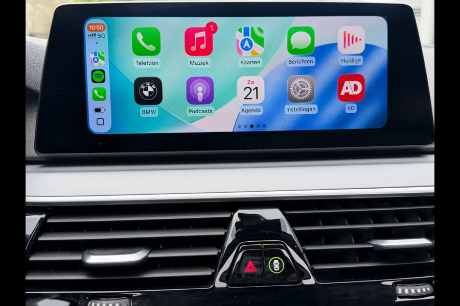 BMW 5 Serie Touring 530e xDrive Executive / Navi / Climate / Camera / Panormadak / Leder / 20"breedset