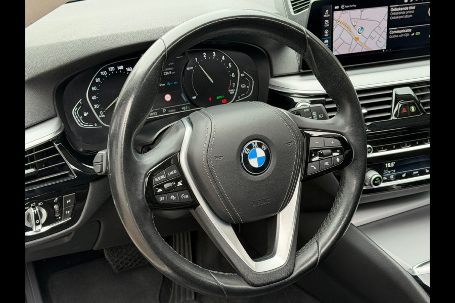 BMW 5 Serie Touring 530e xDrive Executive / Navi / Climate / Camera / Panormadak / Leder / 20"breedset