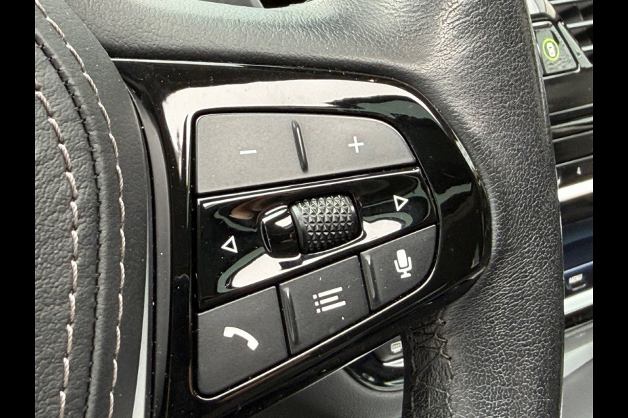 BMW 5 Serie Touring 530e xDrive Executive / Navi / Climate / Camera / Panormadak / Leder / 20"breedset