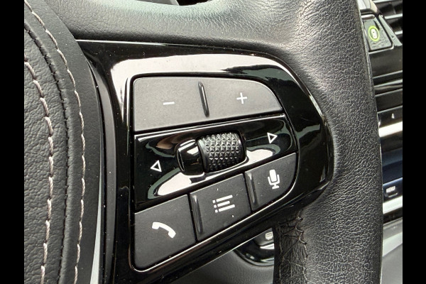 BMW 5 Serie Touring 530e xDrive Executive / Navi / Climate / Camera / Panormadak / Leder / 20"breedset