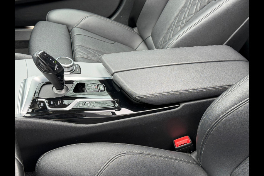 BMW 5 Serie Touring 530e xDrive Executive / Navi / Climate / Camera / Panormadak / Leder / 20"breedset