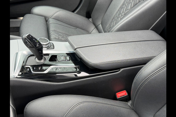 BMW 5 Serie Touring 530e xDrive Executive / Navi / Climate / Camera / Panormadak / Leder / 20"breedset