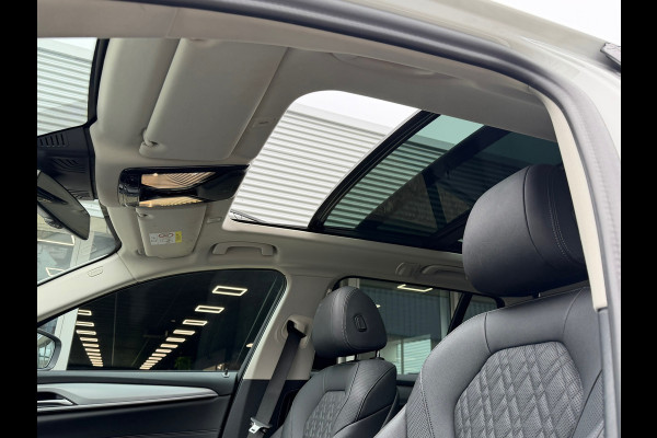 BMW 5 Serie Touring 530e xDrive Executive / Navi / Climate / Camera / Panormadak / Leder / 20"breedset