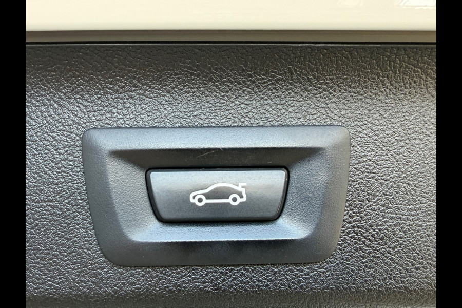 BMW 5 Serie Touring 530e xDrive Executive / Navi / Climate / Camera / Panormadak / Leder / 20"breedset