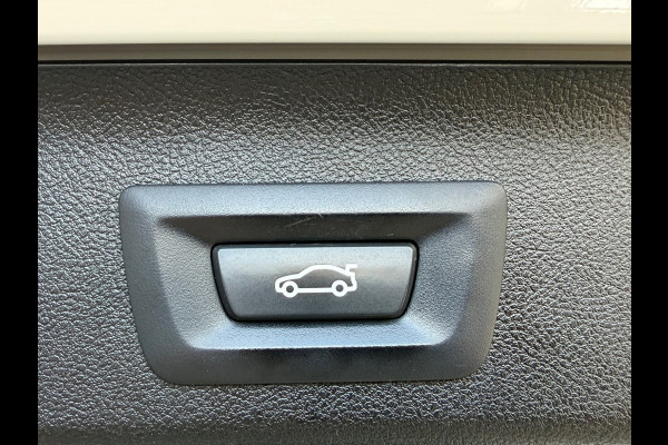 BMW 5 Serie Touring 530e xDrive Executive / Navi / Climate / Camera / Panormadak / Leder / 20"breedset