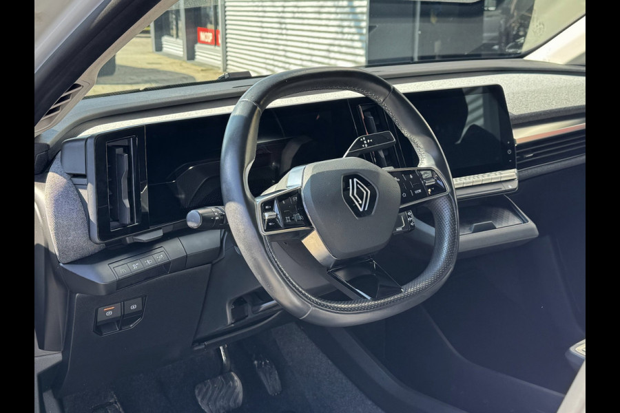 Renault Mégane E-Tech EV40 Boost Charge Equilibre - AUTOMAAT I Apple CarPlay / Navigatie I Sport velgen 18 inch I Nieuw Staat