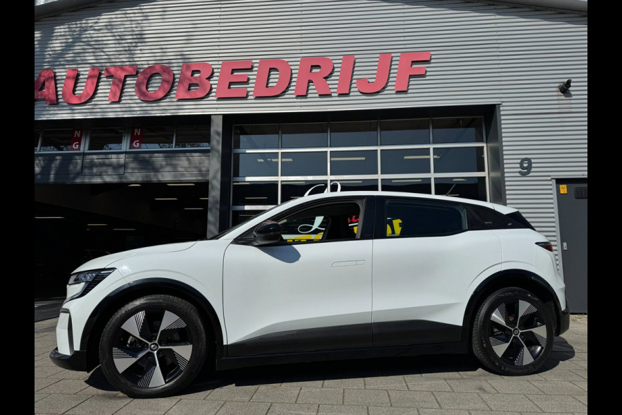 Renault Mégane E-Tech EV40 Boost Charge Equilibre - AUTOMAAT I Apple CarPlay / Navigatie I Sport velgen 18 inch I Nieuw Staat