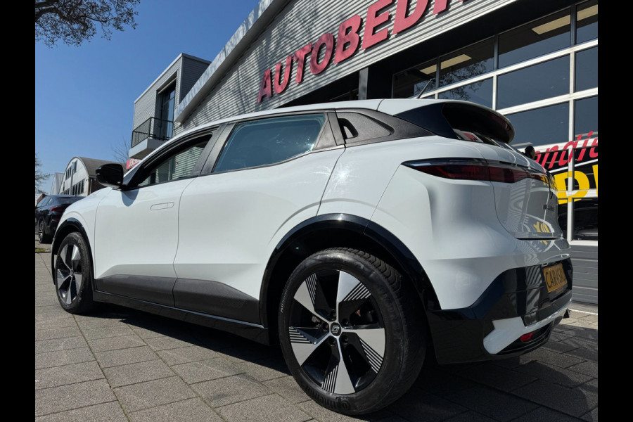 Renault Mégane E-Tech EV40 Boost Charge Equilibre - AUTOMAAT I Apple CarPlay / Navigatie I Sport velgen 18 inch I Nieuw Staat