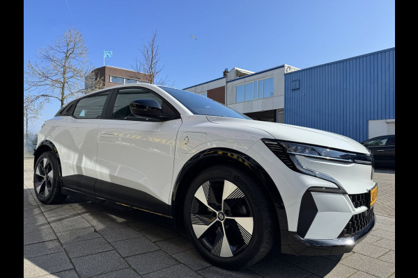 Renault Mégane E-Tech EV40 Boost Charge Equilibre - AUTOMAAT I Apple CarPlay / Navigatie I Sport velgen 18 inch I Nieuw Staat