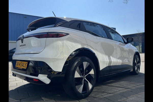 Renault Mégane E-Tech EV40 Boost Charge Equilibre - AUTOMAAT I Apple CarPlay / Navigatie I Sport velgen 18 inch I Nieuw Staat