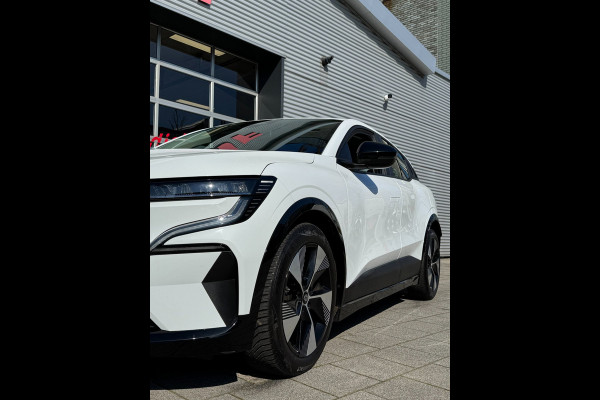 Renault Mégane E-Tech EV40 Boost Charge Equilibre - AUTOMAAT I Apple CarPlay / Navigatie I Sport velgen 18 inch I Nieuw Staat