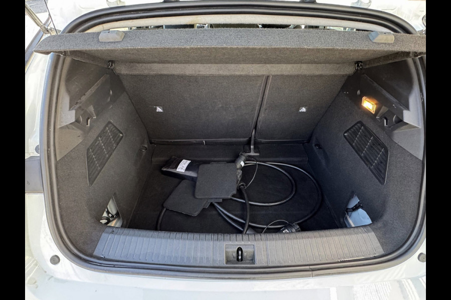 Renault Mégane E-Tech EV40 Boost Charge Equilibre - AUTOMAAT I Apple CarPlay / Navigatie I Sport velgen 18 inch I Nieuw Staat