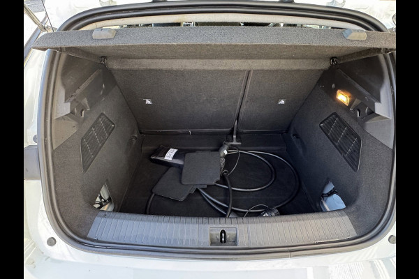 Renault Mégane E-Tech EV40 Boost Charge Equilibre - AUTOMAAT I Apple CarPlay / Navigatie I Sport velgen 18 inch I Nieuw Staat