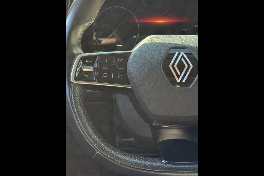 Renault Mégane E-Tech EV40 Boost Charge Equilibre - AUTOMAAT I Apple CarPlay / Navigatie I Sport velgen 18 inch I Nieuw Staat