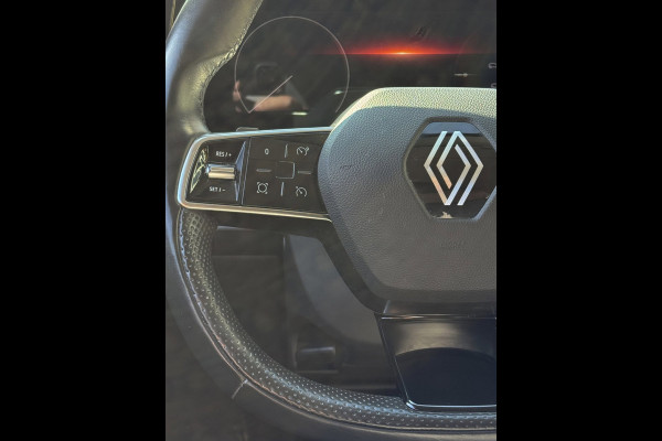 Renault Mégane E-Tech EV40 Boost Charge Equilibre - AUTOMAAT I Apple CarPlay / Navigatie I Sport velgen 18 inch I Nieuw Staat