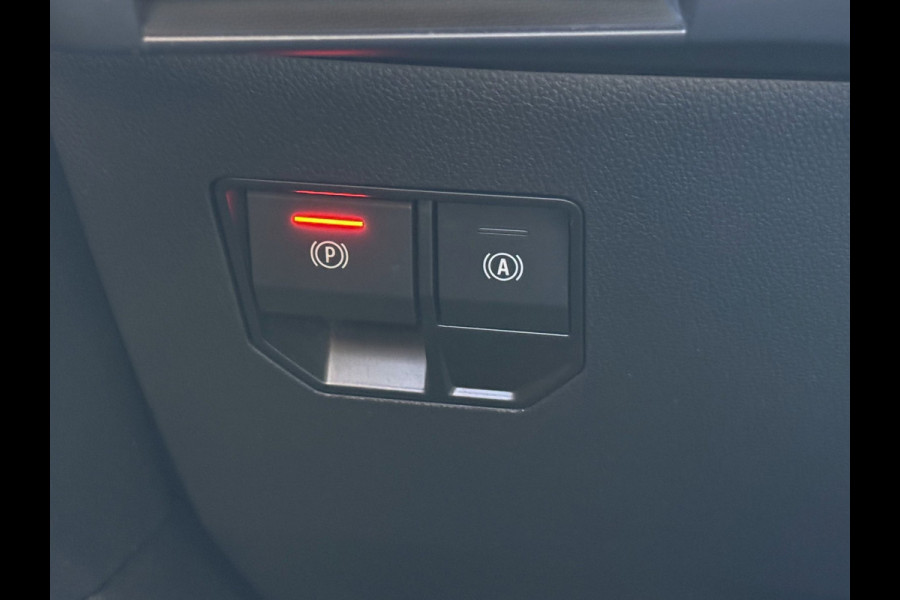 Renault Mégane E-Tech EV40 Boost Charge Equilibre - AUTOMAAT I Apple CarPlay / Navigatie I Sport velgen 18 inch I Nieuw Staat