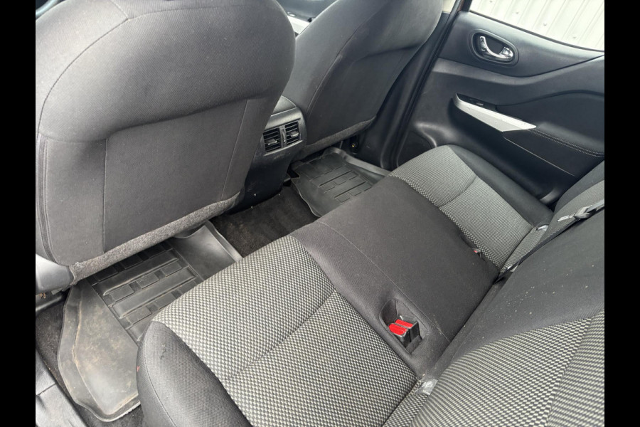 Nissan Navara 2.3 dCi Acenta DoubleCab Veth*5PERS*A/C*CRUISE*4WD