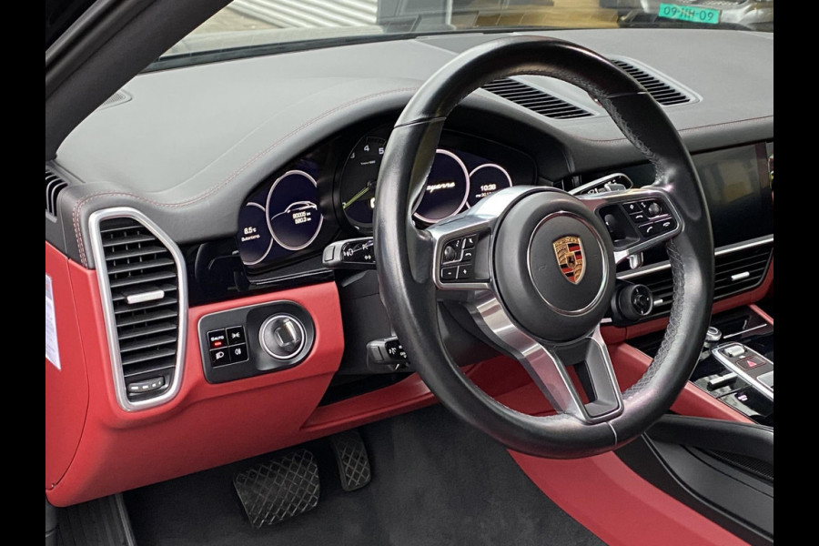 Porsche Cayenne Coupé 3.0 E-Hybrid 463PK - Matt Zwart I Panorama dak I Leer I Navigatie en nog veel Meer...