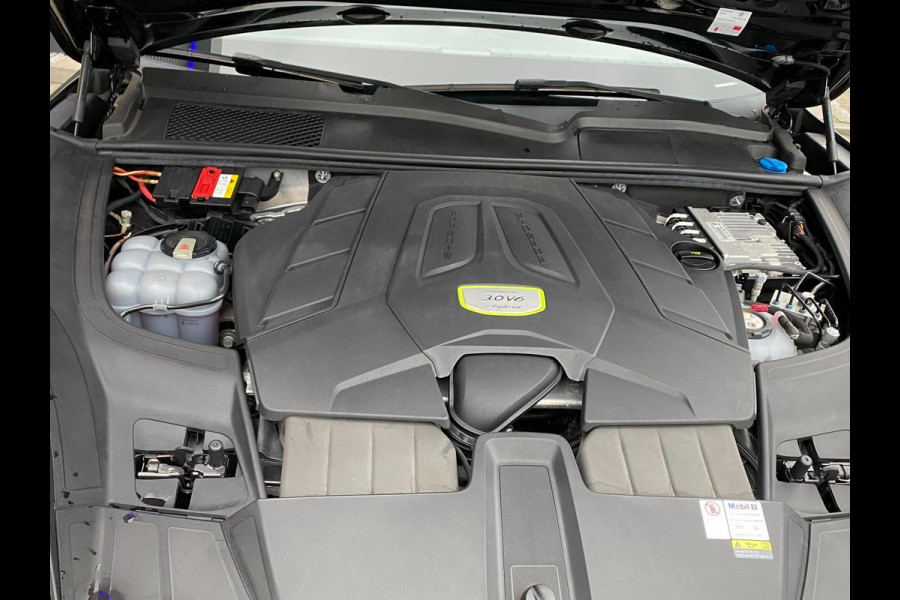 Porsche Cayenne Coupé 3.0 E-Hybrid 463PK - Matt Zwart I Panorama dak I Leer I Navigatie en nog veel Meer...