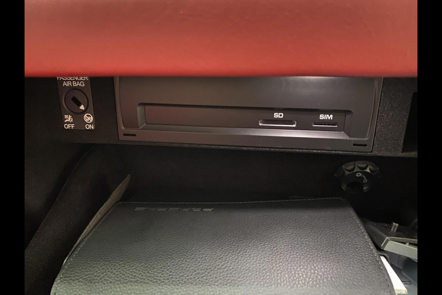 Porsche Cayenne Coupé 3.0 E-Hybrid 463PK - Matt Zwart I Panorama dak I Leer I Navigatie en nog veel Meer...