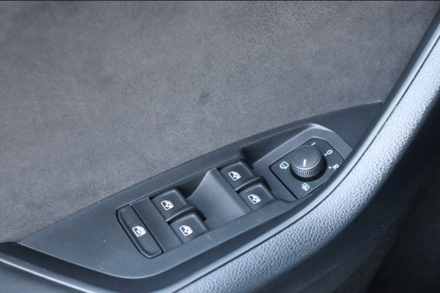 Škoda Kodiaq 1.5 TSI Sportline Business org.NL schuifdak trekhaak el.klep canton leer+verw. camera