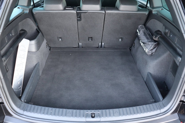 Škoda Kodiaq 1.5 TSI Sportline Business org.NL schuifdak trekhaak el.klep canton leer+verw. camera