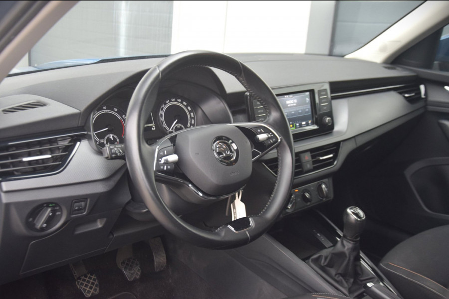 Škoda Kamiq 1.0 TSI Ambition TREKHAAK WEGKLAPBAAR/PARKEERSENSOREN ACHTER/APPLE CARPLAY