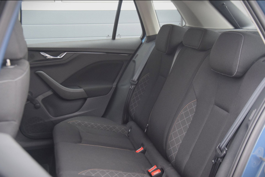 Škoda Kamiq 1.0 TSI Ambition TREKHAAK WEGKLAPBAAR/PARKEERSENSOREN ACHTER/APPLE CARPLAY