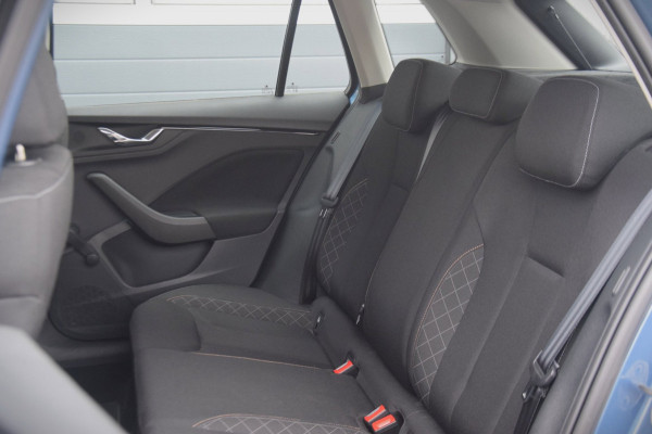 Škoda Kamiq 1.0 TSI Ambition TREKHAAK WEGKLAPBAAR/PARKEERSENSOREN ACHTER/APPLE CARPLAY