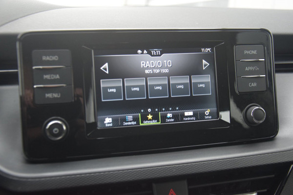 Škoda Kamiq 1.0 TSI Ambition TREKHAAK WEGKLAPBAAR/PARKEERSENSOREN ACHTER/APPLE CARPLAY