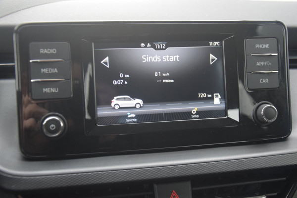 Škoda Kamiq 1.0 TSI Ambition TREKHAAK WEGKLAPBAAR/PARKEERSENSOREN ACHTER/APPLE CARPLAY