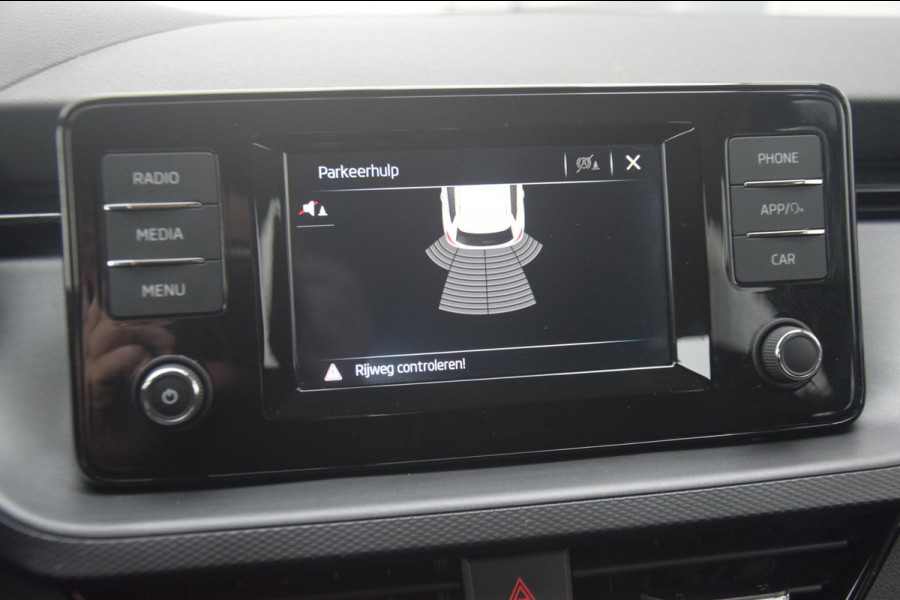 Škoda Kamiq 1.0 TSI Ambition TREKHAAK WEGKLAPBAAR/PARKEERSENSOREN ACHTER/APPLE CARPLAY