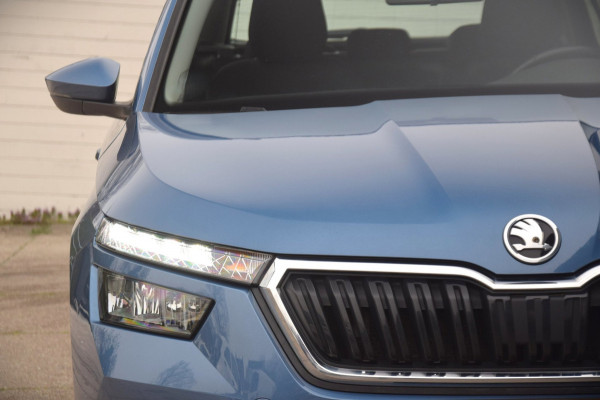 Škoda Kamiq 1.0 TSI Ambition TREKHAAK WEGKLAPBAAR/PARKEERSENSOREN ACHTER/APPLE CARPLAY
