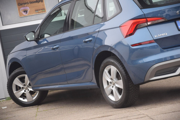 Škoda Kamiq 1.0 TSI Ambition TREKHAAK WEGKLAPBAAR/PARKEERSENSOREN ACHTER/APPLE CARPLAY