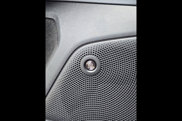 Ford Focus 1.5 EcoBoost ST Line Business Schuifdak - HUD - B&O - Half Leer + elektrisch - Adaptive cruise - LED - Lane centering