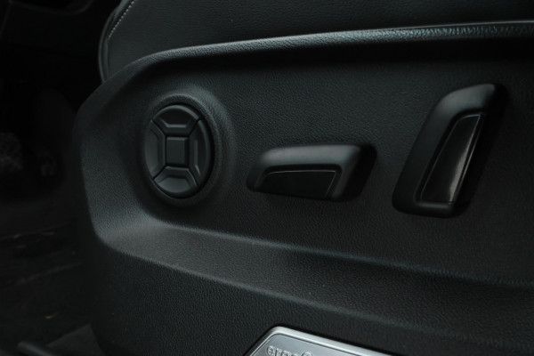 Volkswagen Touareg 3.0 TSi eHybrid 4MOTION FULL BLACK! Navi, leer,