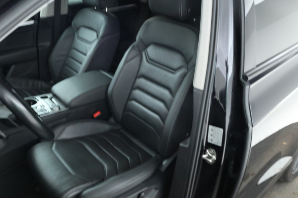 Volkswagen Touareg 3.0 TSi eHybrid 4MOTION FULL BLACK! Navi, leer,