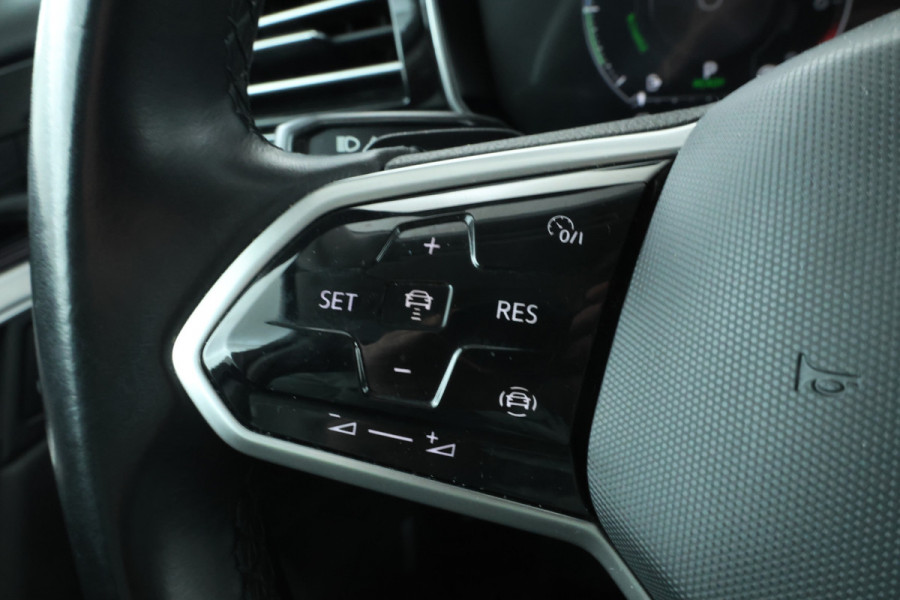 Volkswagen Touareg 3.0 TSi eHybrid 4MOTION FULL BLACK! Navi, leer,