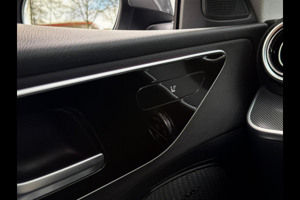 Mercedes-Benz C-Klasse Estate 300 e Luxury Line|Trekhaak|CarPlay|Camera|Ambiance