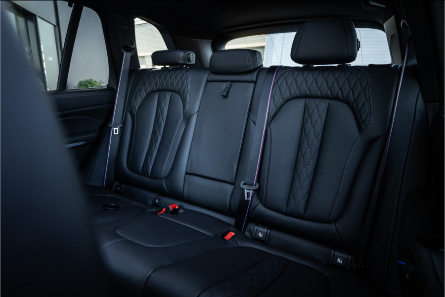 BMW X5 xDrive50e - M Sport | H&K | Kuipstoelen | Stoelkoeling & Massage | Carbon
