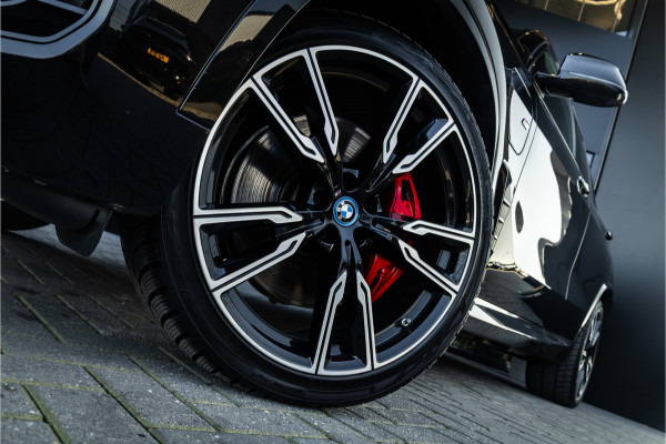 BMW X5 xDrive50e - M Sport | H&K | Kuipstoelen | Stoelkoeling & Massage | Carbon