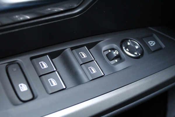 Peugeot 3008 1.2 Hybrid 145 GT | Adaptieve Cruise | Camera | Navigatie | Stoelverwarming | Elektr. achterklep