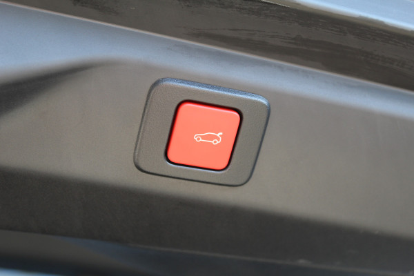 Peugeot 3008 1.2 Hybrid 145 GT | Adaptieve Cruise | Camera | Navigatie | Stoelverwarming | Elektr. achterklep