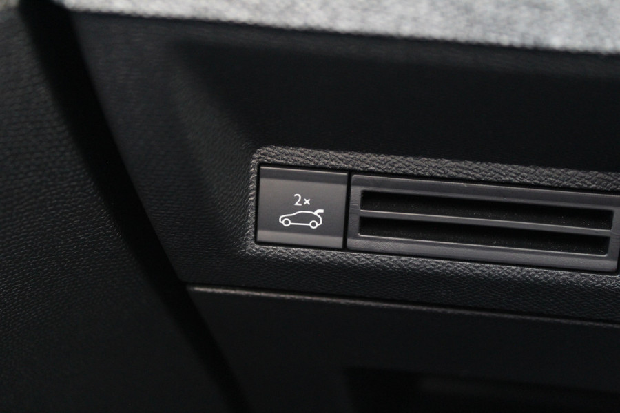 Peugeot 3008 1.2 Hybrid 145 GT | Adaptieve Cruise | Camera | Navigatie | Stoelverwarming | Elektr. achterklep