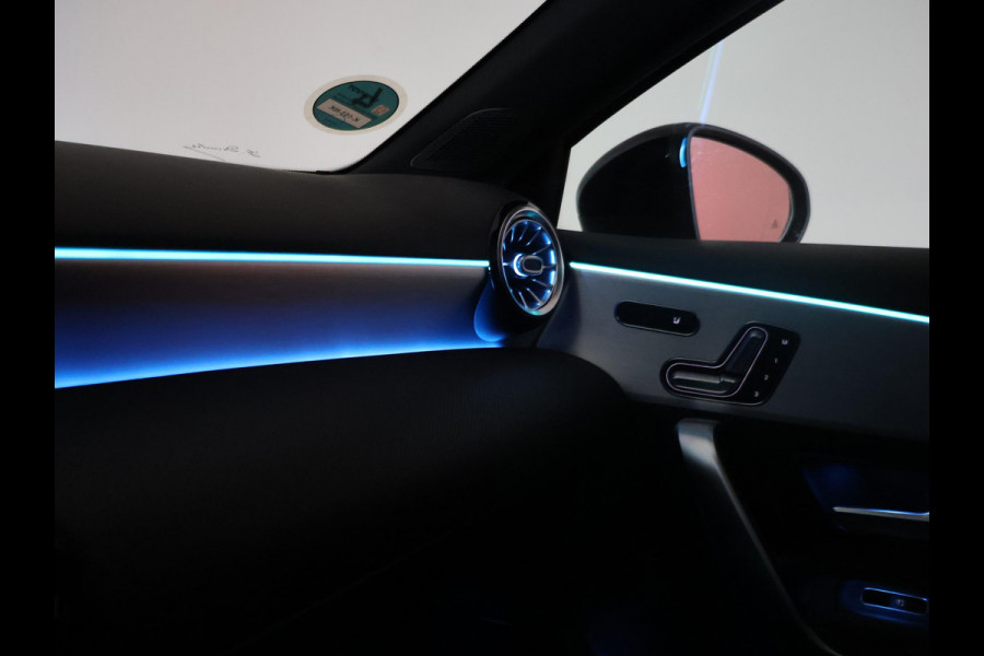 Mercedes-Benz A-Klasse 250e AMG SPORT + PANORAMA | MEMORY | TREKHAAK | SFEERVERLICHTING | CAMERA | STOELVERWARMING