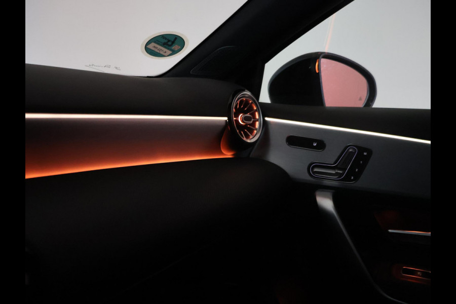 Mercedes-Benz A-Klasse 250e AMG SPORT + PANORAMA | MEMORY | TREKHAAK | SFEERVERLICHTING | CAMERA | STOELVERWARMING