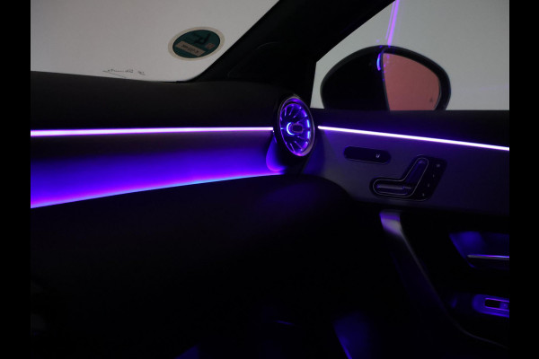 Mercedes-Benz A-Klasse 250e AMG SPORT + PANORAMA | MEMORY | TREKHAAK | SFEERVERLICHTING | CAMERA | STOELVERWARMING